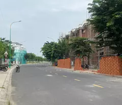 Sở hữu nhà phố Hòa Lợi, Bến Cát với giá cực rẻ, chỉ 2,66 tỷ!
Own a Townhouse in Hoa Loi, Ben Cat