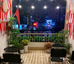 Sang quán cà phê/ trà sữa (hoặc thuê nhà nguyên căn)