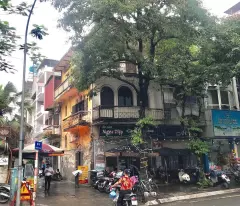 Cho thuê nhà lô góc, mặt tiền rộng, quận Hai Bà Trưng làm hàng ăn