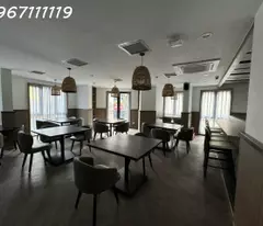 Cho thuê nhà lô góc, mặt tiền rộng, quận Hai Bà Trưng làm hàng ăn