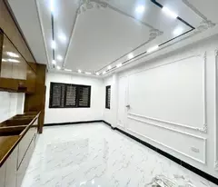 NHÀ MỚI CẦU GIẤYLÔ GÓC THANG MÁY 35M2 X 6T  GIÁ 7 TỶ HƠN