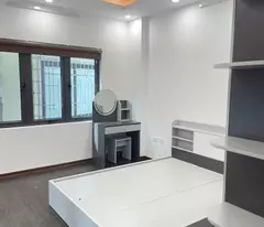 ĐÊ LA THÀNH NHỎ - ĐỐNG ĐA - DT 42M2 X 5T - MT 4M - 7.6TỶ- FULL NỘI THẤT - NGÕ RỘNG THOÁNG