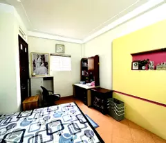 Gấp bán nhà Nguyễn Ngọc Vũ, Cầu Giấy diện tích 42m2, mặt tiền 4.5m, ngõ to gần phố.
