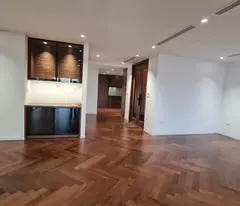 BÁN CĂN HOA HẬU 182m2 TÒA P2  CIPUTRA HƯỚNG ĐÔNG NAM  VIEW SÂN GOLD  NỘI THẤT MỚI 100%
