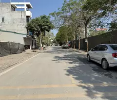 Sang Úc định cư cần bán 90m2 đất tại ngõ 303 Phúc Lợi. Đối diện đang xây 2 toà chung cư thương mại