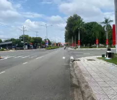 Bán đất mặt tiền đường Cách Mạng Tháng 8, Kp4B thị trấn Dầu Tiếng - Bình Dương.