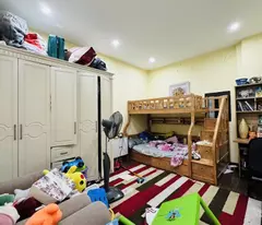 Bán nhà Phố Hào Nam_Dân xây chắc chắn_ Các phòng đều có cửa sổ thoáng_32mx5T_ Giá: 6.5 tỷ.