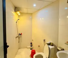 Bán nhà Phố Hào Nam_Dân xây chắc chắn_ Các phòng đều có cửa sổ thoáng_32mx5T_ Giá: 6.5 tỷ.