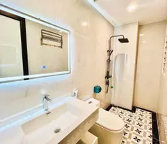 Nhà to đẹp mới có nội thất cơ bản, chính chủ bán nhà Nguyễn Văn Cừ, gần bãi ô tô, 52m2, 8.8 tỷ