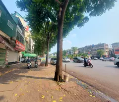 Bán nhà phố Trần Khát Chân, TT Hai Bà Trưng, ngõ thông, gần phố, giao thông thuận tiện.