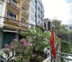 Tuyệt  LÔ góc Vương Thừa Vũ - vài bước ra ô tô tránh - ngõ thông, rộng, mặt tiền 4,6m giá 6.25 tỷ