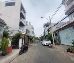 Bán nhà 3 tầng, 4PN, 134m², 8.8 tỷ - Linh Tây, Thủ Đức