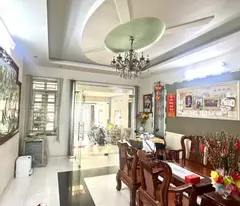 Bán nhà 3 tầng, 4PN, 134m², 8.8 tỷ - Linh Tây, Thủ Đức