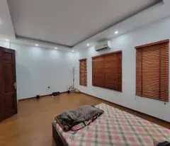 LẠC LONG QUÂN - CẦU GIÁY - DT40M2 X 5 T - MT6M - 9.5 TỶ - MẶT TIỀN KHỦNG - NHÀ ĐẸP Ở NGAY