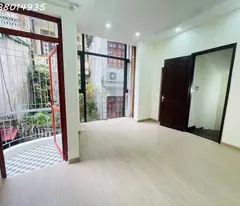 Bán nhà đường La Thành, Ba Đình, Hà Nội. Diện tích: 39m2, lô góc, 3 mặt thoáng, 5 tầng, SĐCC. Giá: