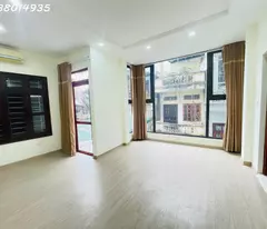 Bán nhà đường La Thành, Ba Đình, Hà Nội. Diện tích: 39m2, lô góc, 3 mặt thoáng, 5 tầng, SĐCC. Giá: