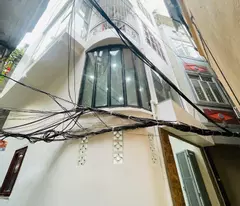 Bán nhà đường La Thành, Ba Đình, Hà Nội. Diện tích: 39m2, lô góc, 3 mặt thoáng, 5 tầng, SĐCC. Giá: