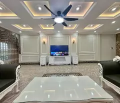 Bán nhà ăn tết phố Bồ Đề, Long Biên, nội thất tiền tỷ, thang máy, gara 2 ôtô. 80m2*7T, 17.8 tỷ