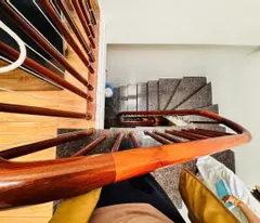 B.án nhà Lạc Long Quân, DT40m2, 5 tầng, 3P. ngủ, ngõ thông, ôtô qua nhà, 30m ôtô tránh đỗ (9.9x tỷ)