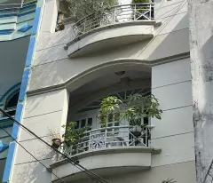 Nhà Đẹp.Hẻm xe hơi 6 m,Vỉ trí trung Tâm Tân Phú.DT 80 m2.