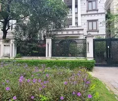 + Bán Căn Biệt Thự cao cấp 3 tầng , diện tích 300m2 , mặt tiền 12m . Vị trí đẹp nhất nhì Cipucha