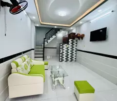 Bán nhà Sư Vạn Hạnh Quận 10, Hxh thông Thành Thái 52m2 3 tầng chỉ 5.7 tỷ.