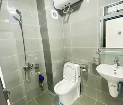 Máy in tiền-2.4tỷ/năm-26 Phòng Vip-Mặt Tiền Khủng-Ô Tô Đỗ Cửa