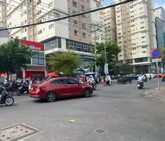 Bán Nhà Lô Góc Nguyễn Xí 80m2, 2 Tầng, Gần Vincom Chỉ 6.5 Tỉ