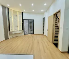 Nhà mới phố Dương Văn Bé, Hai Bà Trưng  cần bán gấp, 5 tầng 41m2 giá 6.9 tỷ