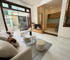 Nhà Full nội thất 3 tầng 3PN, ngang lớn 7m, trung tâm Hoàng Diệu, chỉ 3ty8