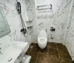 Bán nhà Phố Hào Nam_Lô góc ba mặt thoáng_Ngõ thông kinh doanh tốt, 42mx5T, Giá: 11.2 Tỷ.