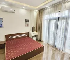 Dừng đây thôi! Chính chủ bán nhà Nguyễn Văn Cừ, gần cầu Chương Dương, gara, 50m2, 13.1 tỷ