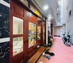 B.ÁN NHÀ TÂY HỒ - LẠC LONG QUÂN, 5 TẦNG, 3 P NGỦ, Ở LUÔN, GẦN HỒ TÂY  (chỉ 7.9 t.ỷ)