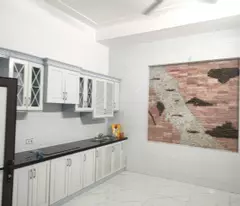 Bán nhà Lạc Long Quân, Diện tích 52m2, 5 tầng, 6P. ngủ khép kín, ngõ thông, ôtô qua nhà, gần LOTTE