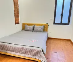Bán nhà 3 tầng tổ 5, Quang Minh, Mê Linh, HN. Oto tránh, 5 xe oto đỗ sân. DT 100m, giá 5,1 tỷ.
