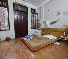 Bán nhà Lạc Long Quân, DT56m2, 4 tầng, 4P. ngủ, ôtô qua cổng nhà, cách 1 nhà ra ôtô tránh đỗ, vài
