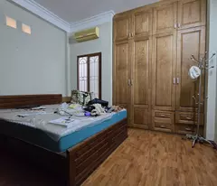 Bán nhà Lạc Long Quân, DT56m2, 4 tầng, 4P. ngủ, ôtô qua cổng nhà, cách 1 nhà ra ôtô tránh đỗ, vài