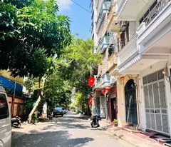 PHÂN LÔ QUÂN ĐỘI PHỐ HOÀNG SÂM - 42M2. MẶT TIỀN 5,5M - OTO VÀO NHÀ - 12,5 TỶ
