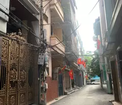BÁN NHÀ 5 TẦNG CẦU GIẤY, 35M2, NGÕ THẲNG BA GÁC. 6,5 TỶ