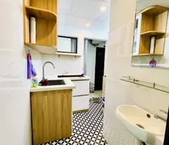 Gia đình cần bán CH tập thể Lê Gia Định 60m2, nhà đẹp ở ngay. Hơn 2 tỷ