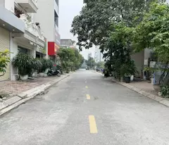 Cần bán xẻ khe 90m2 đất TĐC Thạch Bàn. Đường 13m, vỉa hè rộng, gần dự án Himlam