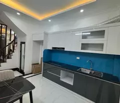 TRUNG TÂM NAM TỪ LIÊM - Ô TÔ CÁCH NHÀ 10M - 30M RA Ô TÔ TRÁNH - NHÀ DÂN XÂY KIÊN CỐ CHẮC CHẮN.-