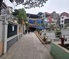 NHÁ CẤP 4 HOÀNG HOA THÁM - 157M2 - GẦN PHỐ - Ô TÔ ĐỖ CỬA - 2 THOÁNG - PHÙ HỢP XÂY APARTMENT