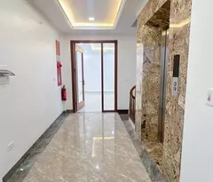 PHÂN LÔ VỈA HÈ THANG MÁY 7 TẦNG - OTO TRÁNH NHAU VỊ TRÍ VIP - TOÀ NHÀ VĂN PHÒNG VỪA Ở VỪA CHO THUÊ