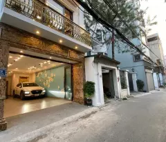 Dưới 6 tỷ siêu phẩm Ngọc Lâm, 40m2 full nội thất, 7 tầng nhà mới cứng, ô tô tận giường