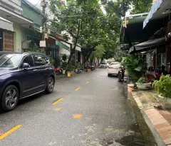 Bán nhà mới 4 tầng 250m2 đường 5m5 ngay Lý Thái Tông