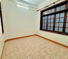 Bán nhà Phố Trịnh Đình Cửu, nhà đẹp, dân xây, ô tô vào nhà, ngõ ô tô tải. Kinh doanh