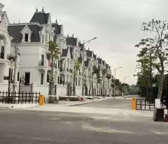 CƠ HỘI ĐẦU TƯ SINH LỜI CỰC KHỦNG - BIỆT THỰ LIỀN KỀ PHẠM VĂN ĐỒNG - DIỆN TÍCH 180M - GIÁ BÁN CHỈ