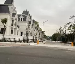 CƠ HỘI ĐẦU TƯ SINH LỜI CỰC KHỦNG - BIỆT THỰ LIỀN KỀ PHẠM VĂN ĐỒNG - DIỆN TÍCH 180M - GIÁ BÁN CHỈ
