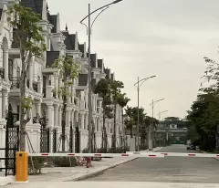 CƠ HỘI ĐẦU TƯ SINH LỜI CỰC KHỦNG - BIỆT THỰ LIỀN KỀ PHẠM VĂN ĐỒNG - DIỆN TÍCH 180M - GIÁ BÁN CHỈ